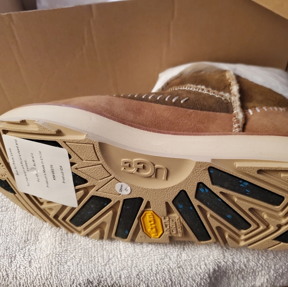 Ugg Boots Ladies siz 5 - Picture 7 of 8